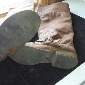 Women's faux suede boots